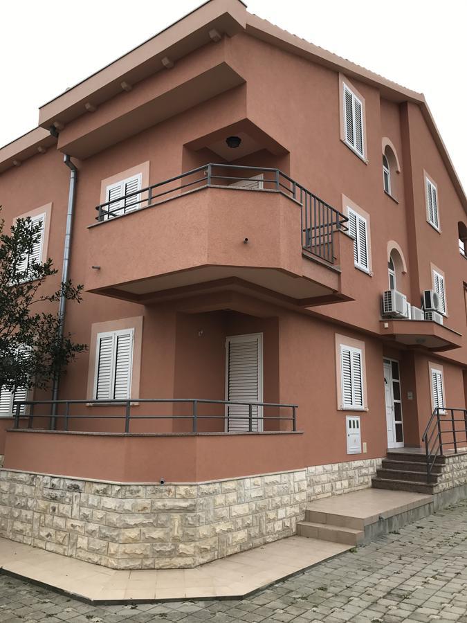 Apartments Juran Sukošan Exterior foto